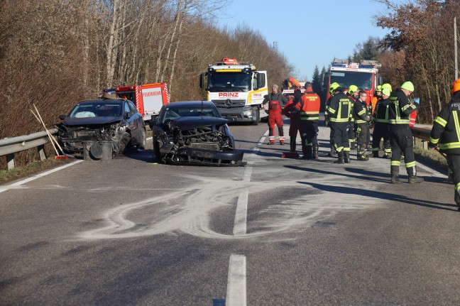 	Drei teils Schwerverletzte bei schwerem Verkehrsunfall in Steyr-Gründberg