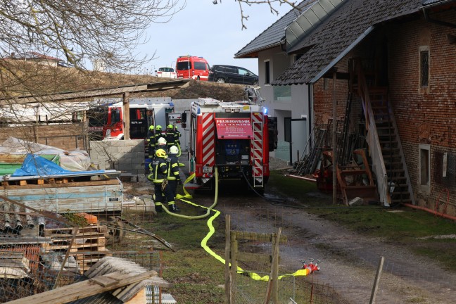 	Großeinsatz: Brand im Dachbereich eines Bauernhofes in Allhaming rasch unter Kontrolle gebracht