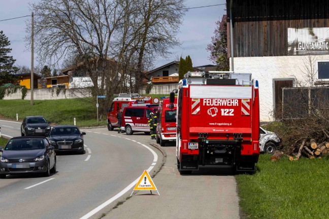 	Personenrettung: Schwerstverletzter bei Unfall auf Bauernhof in Eggelsberg