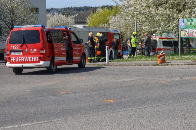 	Zwei Verletzte bei Kreuzungscrash zwischen PKW und Wohnmobil auf Kremstalstraße bei Rohr im Kremstal