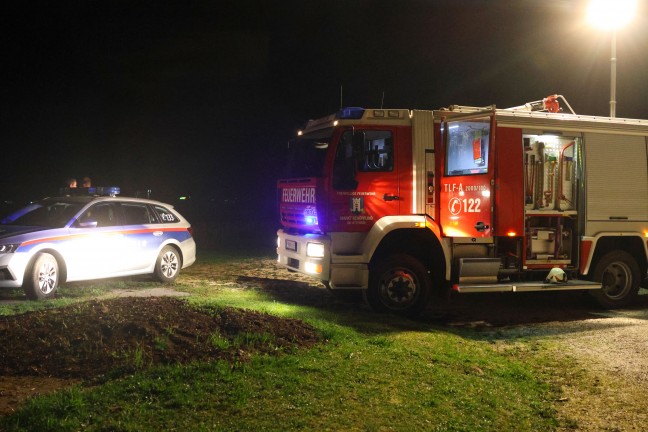 	Garagenbrand: Einsatzkräfte zweier Feuerwehren in Schörfling am Attersee im Einsatz