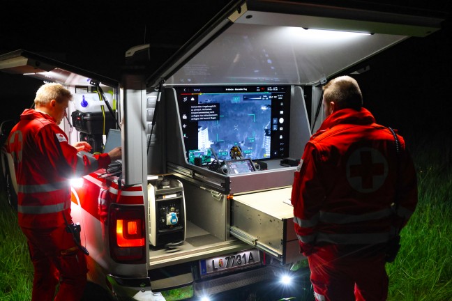 	Feuerwehr, Drohnen, Hubschrauber: Nächtliche Suchaktion nach abgängiger Person in Gmunden