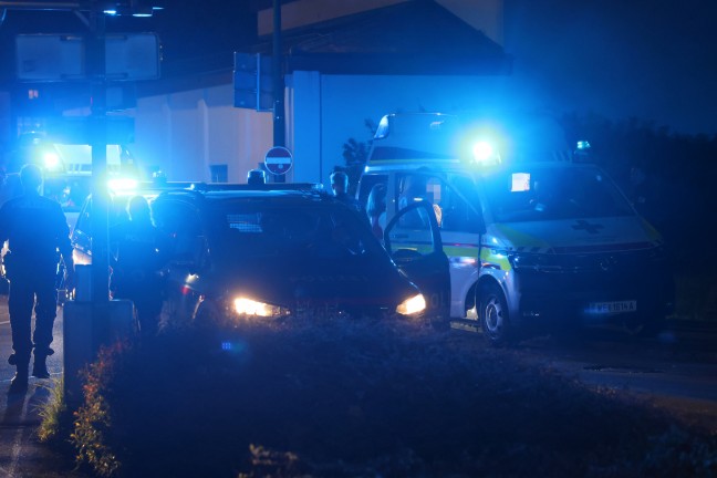 	Größerer Einsatz der Polizei samt Rettung und Straßensperre in Wels-Pernau