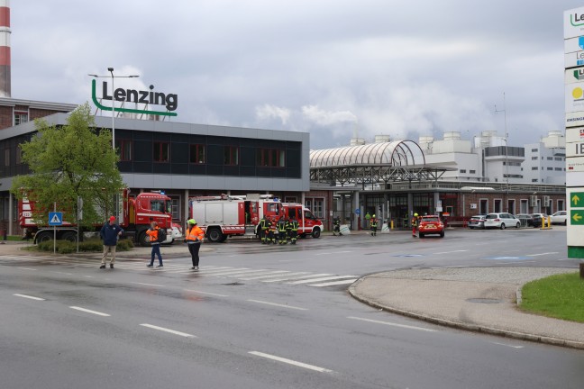 	Großeinsatz bei Brand im Werksgelände eines Unternehmens in Lenzing