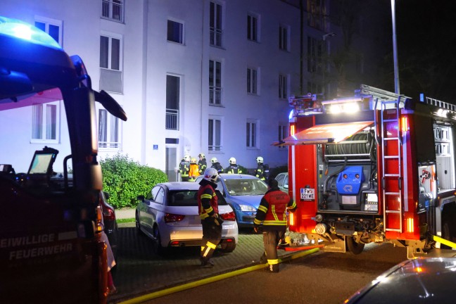 	Größerer Einsatz der Feuerwehren bei Kellerbrand in einem Mehrparteienwohnhaus in Wels-Vogelweide