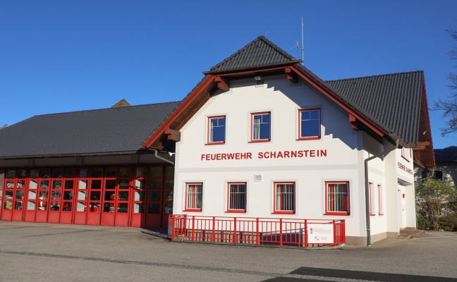 Scharnstein: Abgängiger Pensionist von Feuerwehrkommandant bereits auf Fahrt zur Suchaktion gefunden