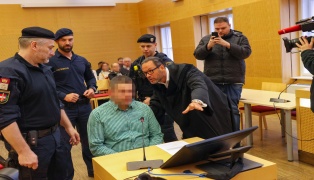 Mordprozess: Montenegriner (40) wegen Mordes an 40-Jährigem in Marchtrenk vor Gericht