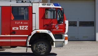 Brand bei Filteranlage bei einem Unternehmen in Prambachkirchen sorgte für Feuerwehreinsatz