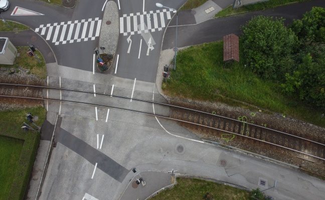 Bahnübergang: Sechsjähriger in Ottensheim von Regionalzug erfasst und tödlich verletzt