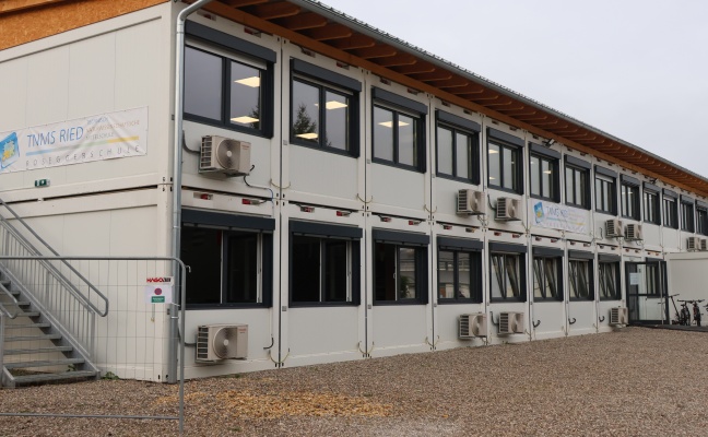 Brand eines Heizkörpers im Containerkomplex einer Mittelschule in Ried im Innkreis