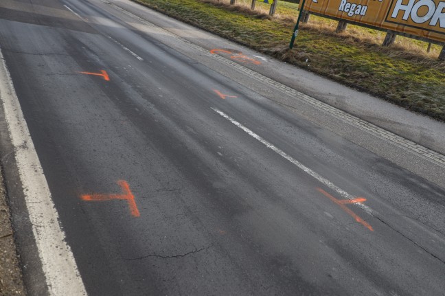 Radfahrer (17) nach Crash mit Kleintransporter bei Schwanenstadt im Klinikum verstorben