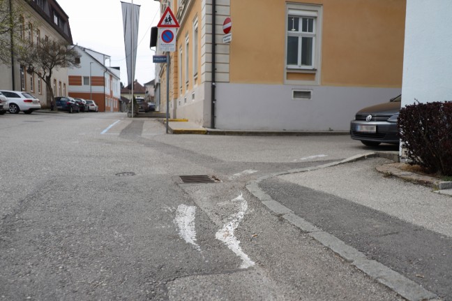 Neuhofen an der Krems: Täter nach Beschädigung an Polizeifahrzeugen ausgeforscht