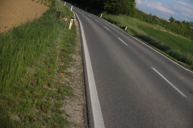 Motorradfahrer (52) bei missglücktem Überholmanöver in Hofkirchen im Traunkreis tödlich verunglückt