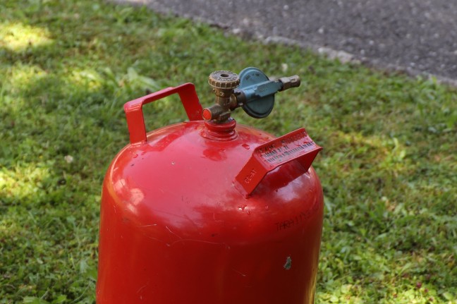 Brennende Gasflasche sorgte für Einsatz der Feuerwehr in Lambach