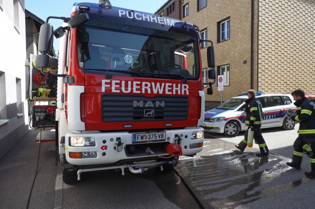 Brand bei einem Wohnhaus in Attnang-Puchheim sorgt für Einsatz zweier Feuerwehren