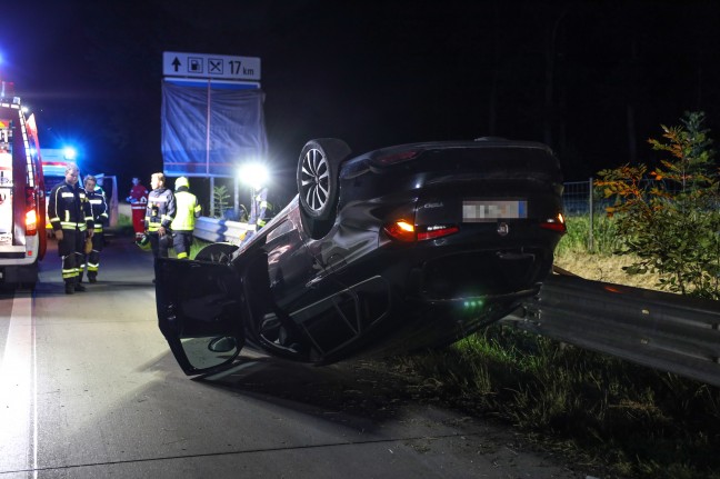 Autoüberschlag auf Westautobahn bei Allhaming fordert einen Leichtverletzten