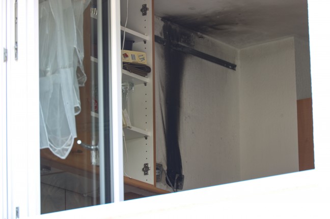 Drei Feuerwehren bei Brand in der Küche eines Wohnhauses in Neuhofen an der Krems im Einsatz
