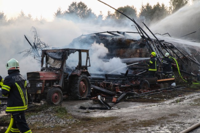 Acht Feuerwehren bei Brand eines alten Bauernhofes in St. Aegidi im Einsatz