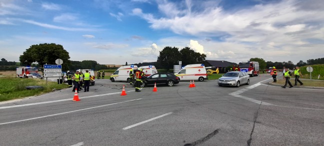 Schwerer Kreuzungsunfall in St. Georgen bei Obernberg am Inn fordert mehrere Verletzte
