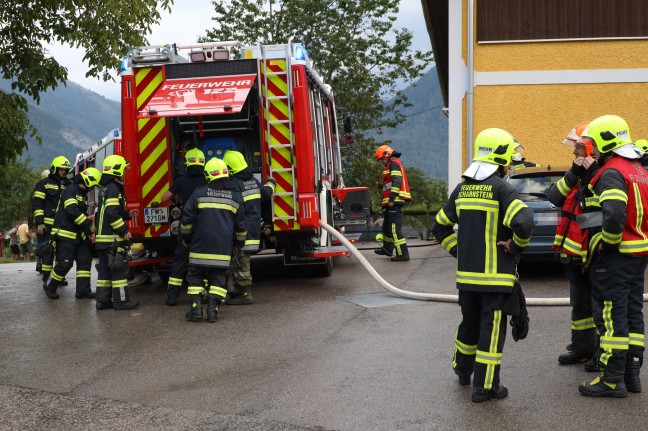 Drei Feuerwehren bei Brand eines Akkus im Keller eines Bauernhofes in Scharnstein im Einsatz