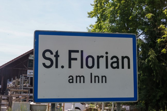 Mordversuch in St. Florian am Inn: Frau stach bei Beziehungsstreit Mann mit Messer nieder