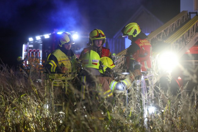 Sechs Feuerwehren bei Dachstuhlbrand in Kremsmünster im Einsatz