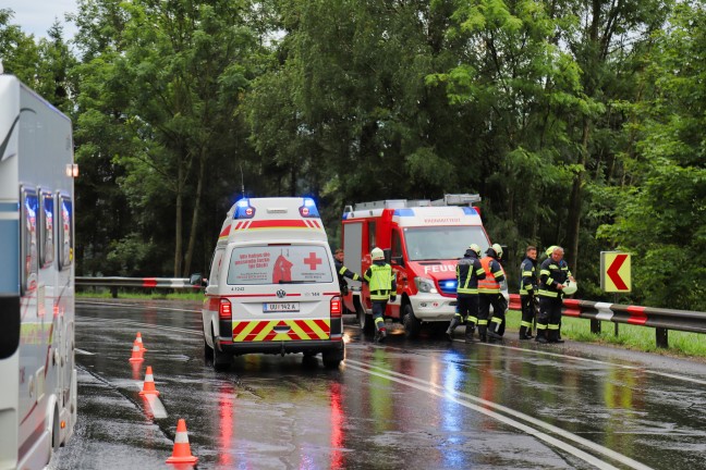 Verkehrsunfall auf der Leonfeldener Straße in Kirchschlag bei Linz fordert einen Verletzten
