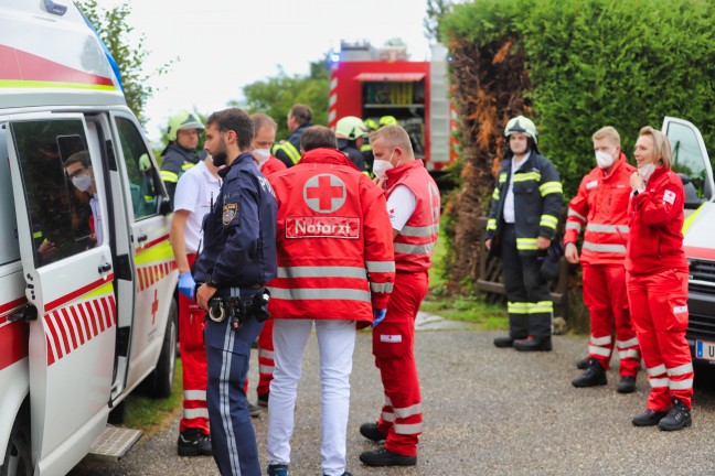 Defekter Kühlschrank: Drei Feuerwehren bei gemeldetem Brand in Kirchschlag bei Linz im Einsatz