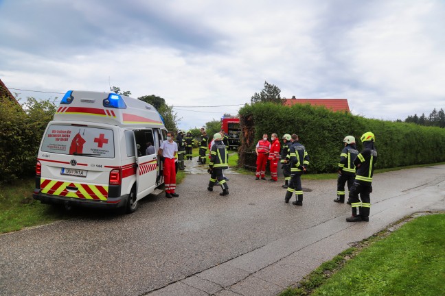 Defekter Kühlschrank: Drei Feuerwehren bei gemeldetem Brand in Kirchschlag bei Linz im Einsatz