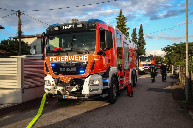 Drei Feuerwehren bei Wohnzimmerbrand in Leonding im Einsatz
