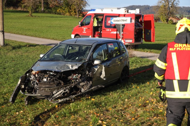Schwerer Crash zwischen zwei PKW in Ottnang am Hausruck endet glimpflich