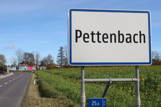 Taxi geraubt: Lenker in Pettenbach von drei Jugendlichen aus Auto gezerrt