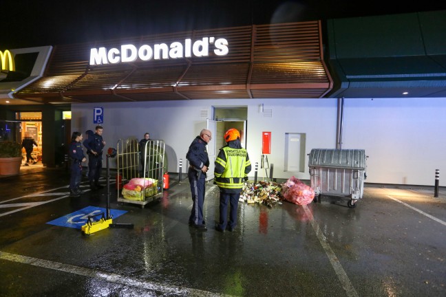 Braunau am Inn: Neuerlicher Brand im Müllraum eines Fast-Food-Restaurants