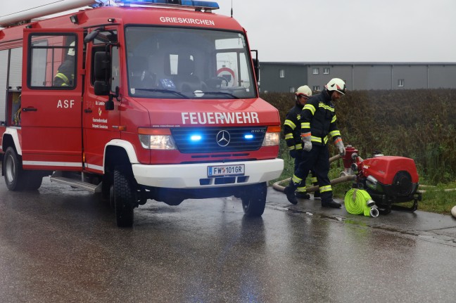 Acht Feuerwehren bei Brand bei einem Unternehmen in Waizenkirchen im Einsatz