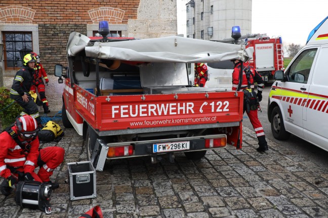 Personenrettung aus Brunnenschacht: Arbeiter in St. Marien durch Höhenretter aus 23 Metern Tiefe gerettet