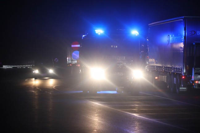 Kreuzungskollision zwischen zwei Fahrzeugen in Pichl bei Wels fordert eine verletzte Person