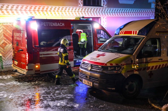 Sechs Feuerwehren bei Brand in einer Schule in Pettenbach im Einsatz