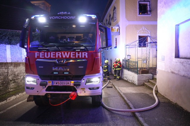 Drei Feuerwehren bei Zimmerbrand in Vorchdorf im Einsatz