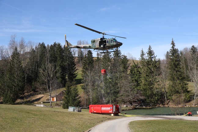 Eindrucksvolle Waldbrandübung der Feuerwehren und des Bundesheeres in Micheldorf in Oberösterreich