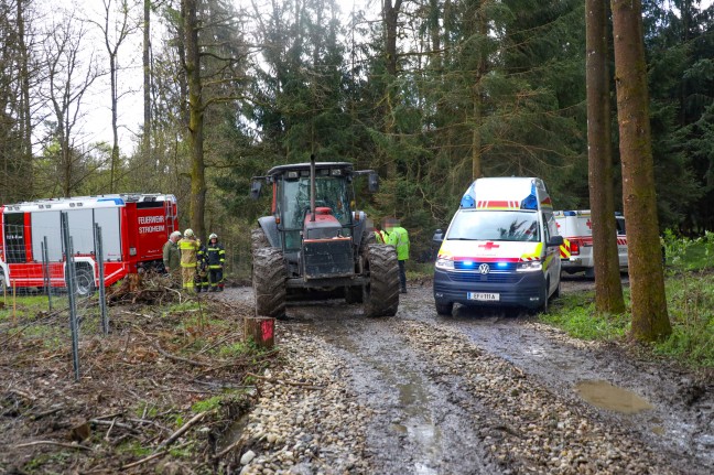 	Personenrettung nach schwerem Forstunfall in einem Waldstück in Stroheim