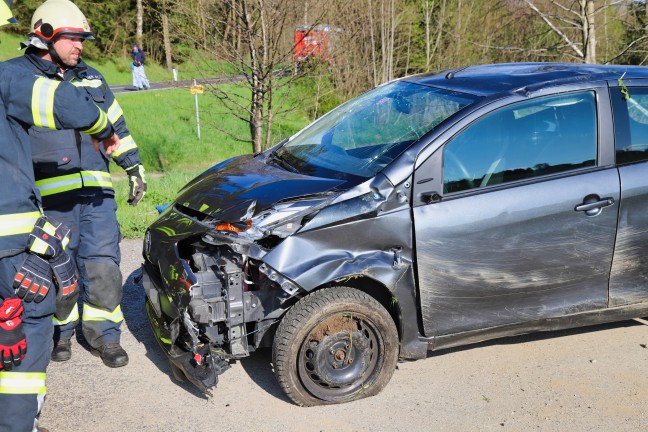 	PKW bei Verkehrsunfall in Vorderweißenbach von der Straße abgekommen