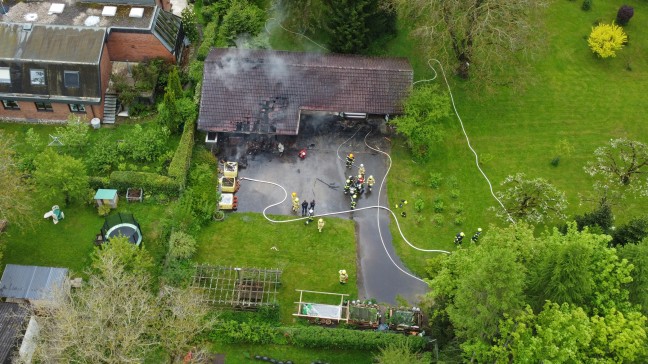 	Drei Feuerwehren bei Brand eines Gartengebäudes in Haag am Hausruck im Einsatz