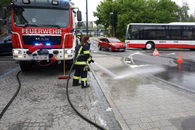 	Blutspur in Wels-Neustadt: Feuerwehr längere Zeit bei Reinigung eines Straßenzuges im Einsatz