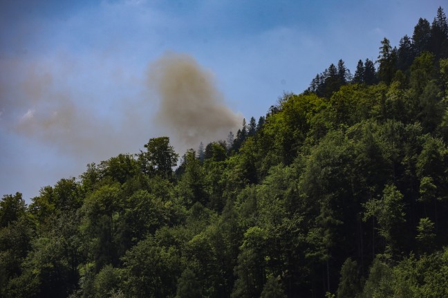 	Großeinsatz bei Waldbrand am Weißenberg in Klaus an der Pyhrnbahn