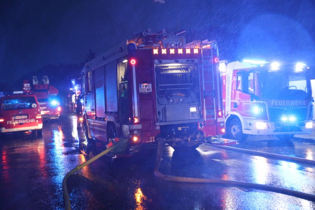 	Brand eines Nebengebäudes bei einem Wohnhaus in Wels-Pernau