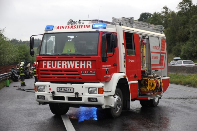 	Autolenker bei Kollision mit LKW auf Innkreisautobahn in Kematen am Innbach tödlich verletzt
