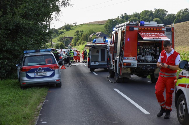 	Sechs Verletzte bei Kollision zweier Autos in Pichl bei Wels