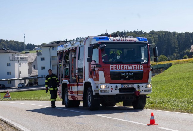 	Schwerer Kreuzungscrash in Eggelsberg fordert zwei Verletzte