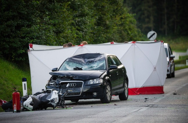 	Tödlicher Verkehrsunfall: Motorradlenker (21) starb bei schwerer Kollision in Geretsberg