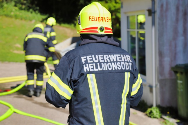 	Drei Feuerwehren bei Kellerbrand in einem Mehrparteienwohnhaus in Hellmonsödt im Einsatz